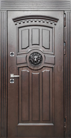 Коричневая дверь со львом/отделка из МДФ